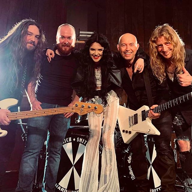 Kim Jennett And Band