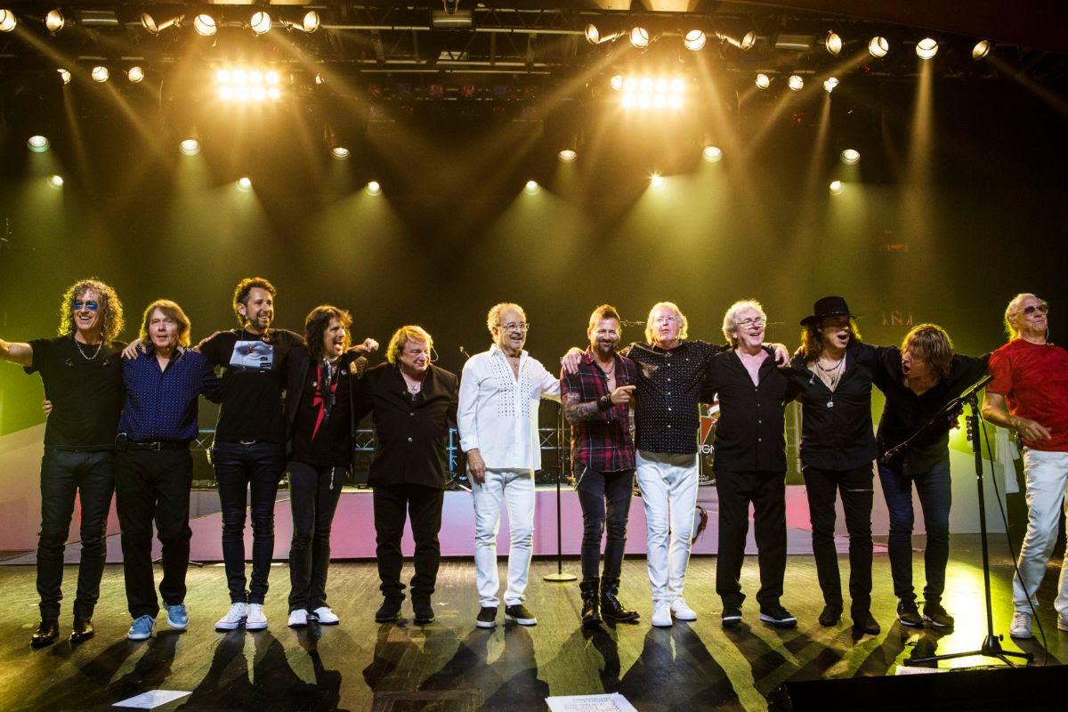 Original Foreigner Members Reunite For 40th Anniversary Of 'Double