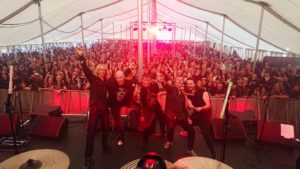 diamond head live band shot