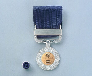 x japan yoshiki medal of honor