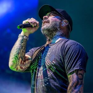 staind singer aaron lewis