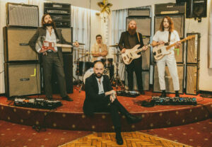 2000trees headliner idles