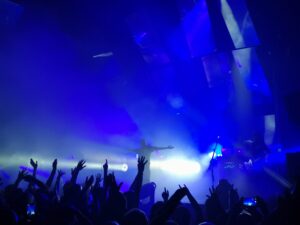 Sisters Of Mercy live