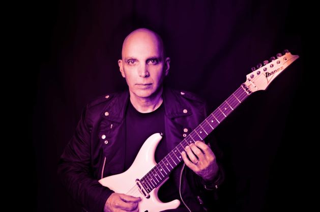 joe satriani pic with guitar