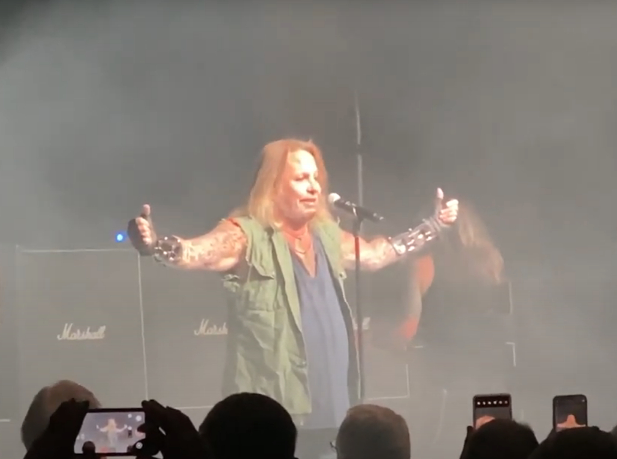 Vince Neil Performs First Concert In 2022 • TotalRock