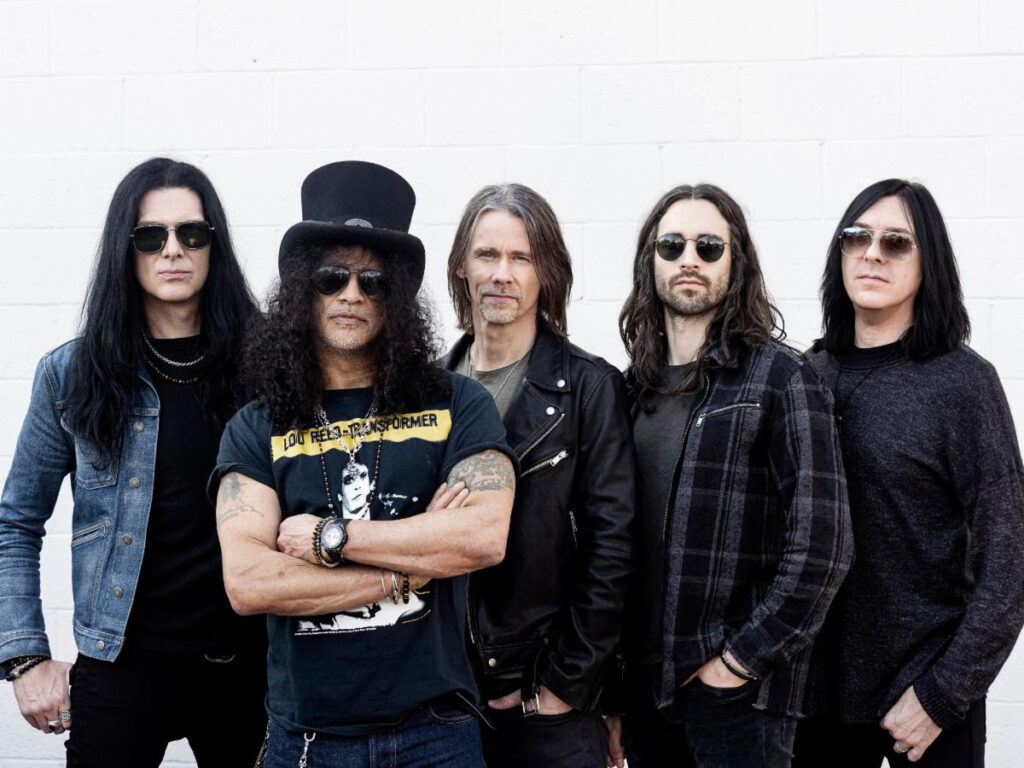 slash ft myles kennedy and the conspirators band pic