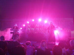 Zetra perform one of the most unique sets of ArcTanGent Friday.