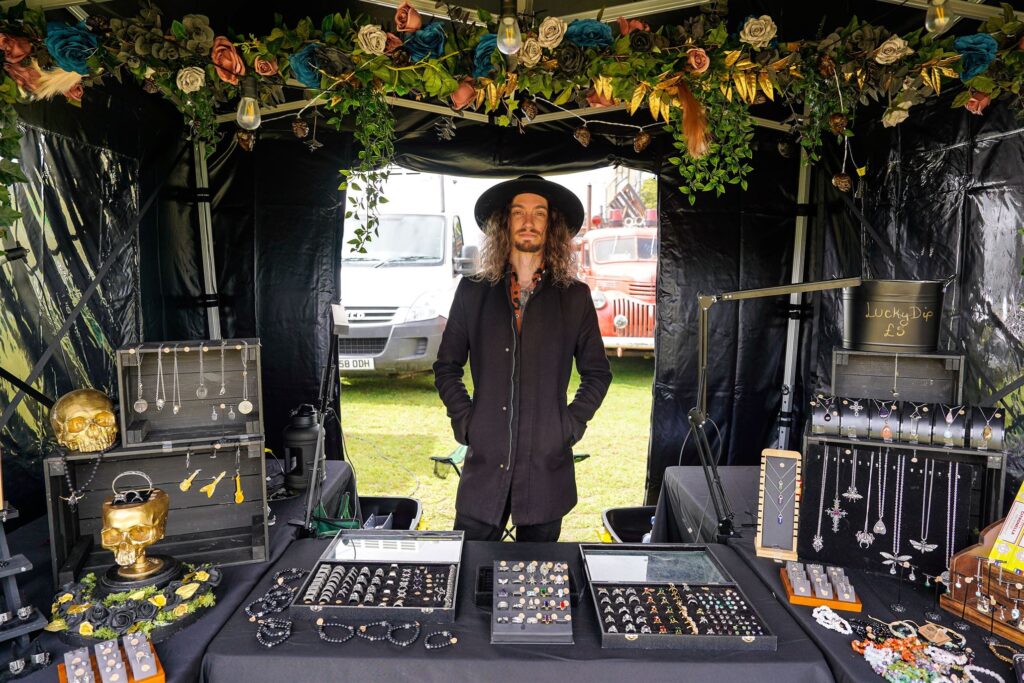 Oli Brown Black Feather Jewellery
